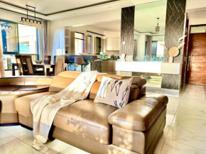 Seven Seas, Ocean Views 3BR Penthouse in Nyali